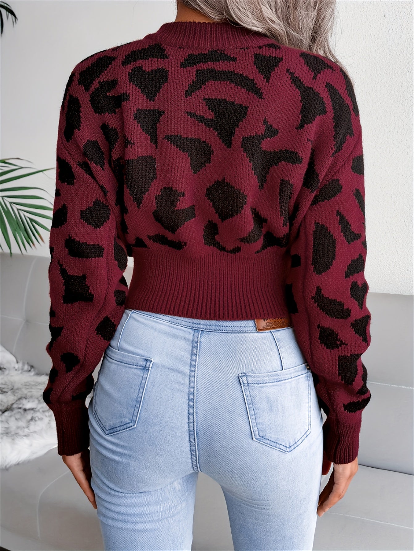 Leopard Print Crop Sweater, Casual Crew Neck Long Sleeve Sweater, Casual Tops For Fall & Winter, Women's Clothing